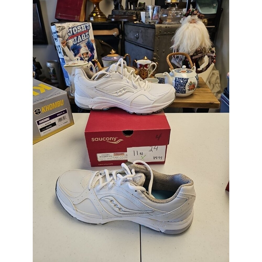 Women’s Saucony ProGrid Integrity 10108-1AA Sneakers Size WHITE brand new